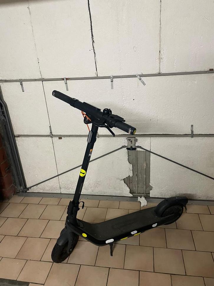 Trottinette Segway Ninebot E2 Pro, Vélos & Vélomoteurs, Trottinettes, Utilisé, Step électrique (E-scooter), Enlèvement ou Envoi