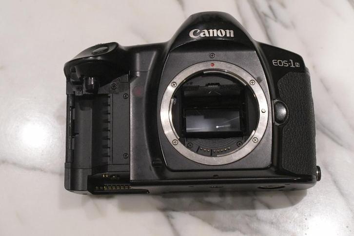 Canon EOS-1n camera, Audio, Tv en Foto, Fotocamera's Analoog, Niet werkend, Spiegelreflex, Canon, Ophalen of Verzenden