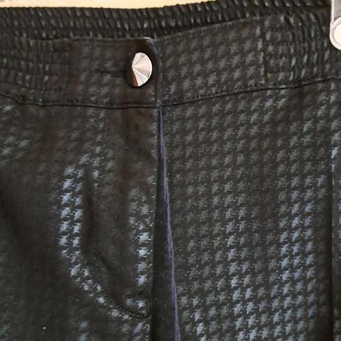 Armani nouveau pantalon il 44 soit 40, Vêtements | Femmes, Culottes & Pantalons, Neuf, Taille 38/40 (M), Noir, Envoi