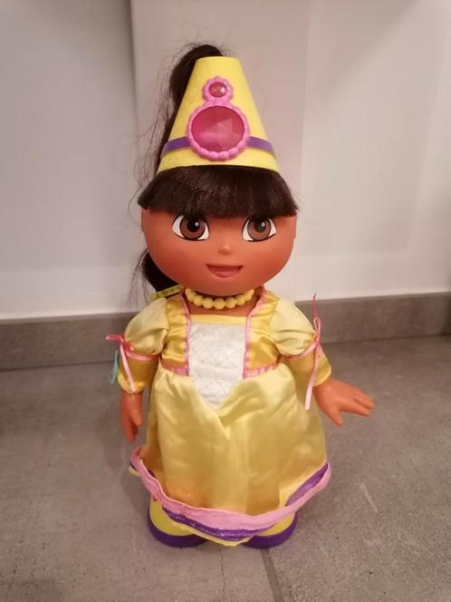 Dora l exploratrice cheveux magiques et parles, Enfants & Bébés, Jouets | Poupées, Comme neuf, Enlèvement ou Envoi