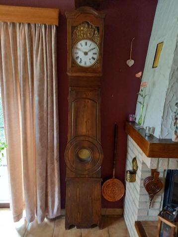 Horloge comtoise ancienne disponible aux enchères