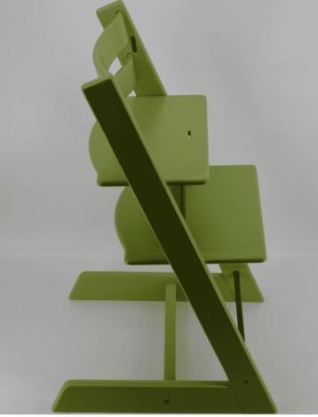 Groene Stokke Tripp Trapp kinderstoel beschikbaar voor biedingen