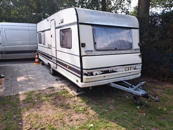 Zeer goede caravan mag weg voor mooi bod beschikbaar voor biedingen