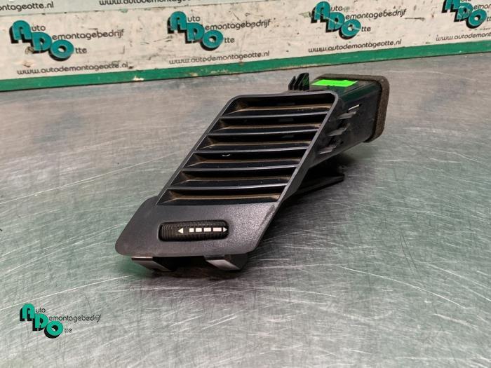 Luchtrooster Dashboard van een Mercedes Sprinter (Sprinter 0, Auto-onderdelen, Dashboard en Schakelaars, Mercedes-Benz, Gebruikt