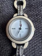 Montre Hilfiger, Handtassen en Accessoires, Horloges | Dames, Overige merken, Staal, Gebruikt, Staal