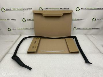 Raamrubber Rechts Achter BMW 5 Serie F11 LCI  51767199784 beschikbaar voor biedingen