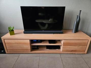 Massief eiken tv kast.  beschikbaar voor biedingen
