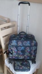 Kipling trolley et gd plumier de 6 à 77 ans + singes, 40 à 50 cm, Enlèvement ou Envoi, Utilisé, Bleu