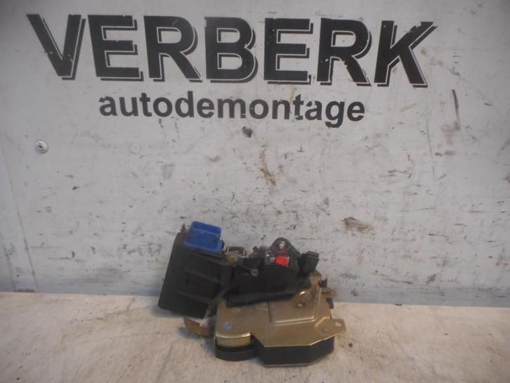 SERRURE DE PORTE ARRIÈRE DROITE BMW 3 serie (E36 / 4), Autos : Pièces & Accessoires, Carrosserie & Tôlerie, BMW, Arrière, Droite