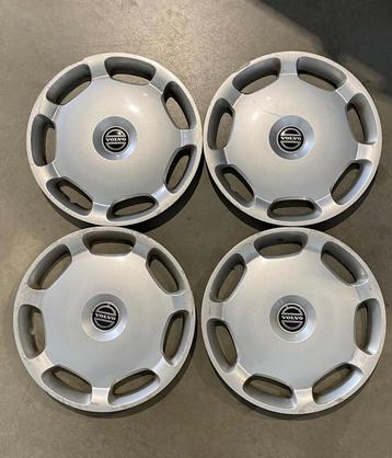 Wieldop Volvo V70 | set van 4 | 15 Inch | 9157510 disponible aux enchères