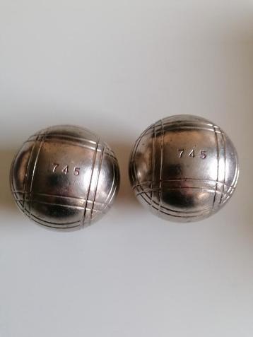 Competitie petanque ballen beschikbaar voor biedingen