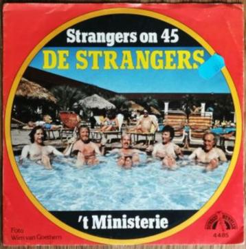 DE STRANGERS – Strangers on 45 – SINGLE – Vinyl beschikbaar voor biedingen