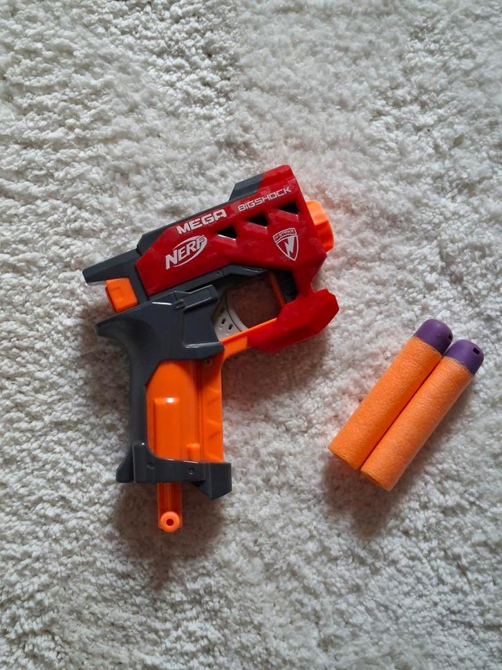 Nerf Mega Elite Bigshock met zijn 2 dartballen, Kinderen en Baby's, Speelgoed | Buiten | Actiespeelgoed, Zo goed als nieuw, Ophalen