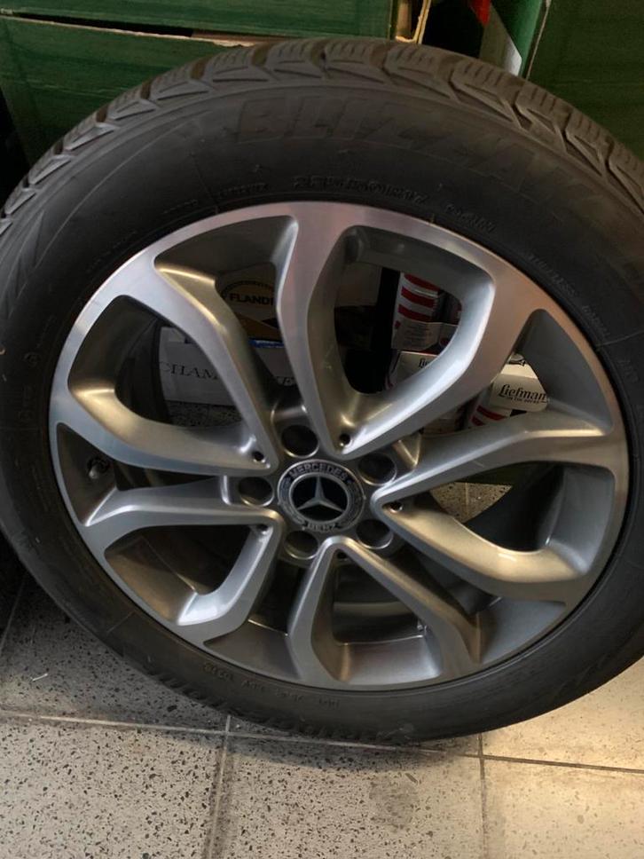 Kit hiver original Mercedes w205  w206  225 50 17 94H, Autos : Pièces & Accessoires, Pneus & Jantes, Pneus et Jantes, Pneus hiver