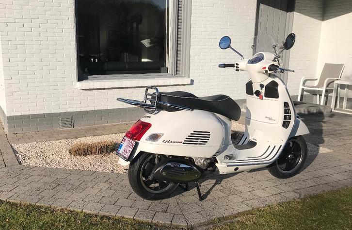 VESPA GTS 300 ie,15.900 KM,RIJDT ALS NIEUW, Fietsen en Brommers, Scooters | Vespa, Gebruikt, Overige modellen, Ophalen