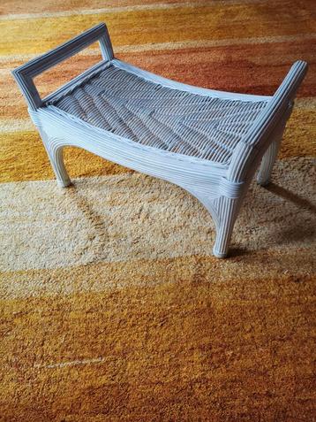Vintage rotan ottoman / voetbank jaren 70  beschikbaar voor biedingen