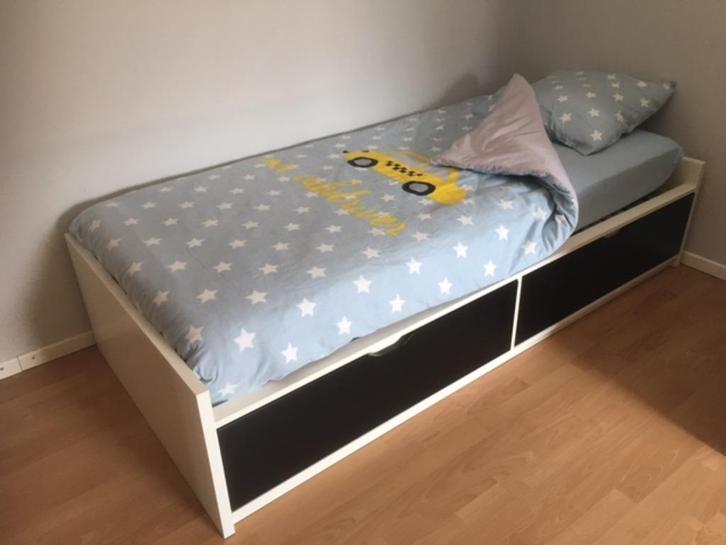 kinderbed, Kinderen en Baby's, Kinderkamer | Bedden, Zo goed als nieuw, Lattenbodem, Matras, Ophalen