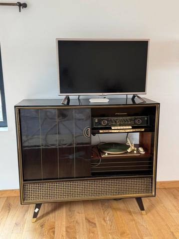 Vintage Grundig muziekkast 7070 W/3D – radio + platenspeler beschikbaar voor biedingen