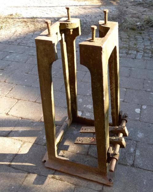 gietijzeren steun, Hobby en Vrije tijd, Overige Hobby en Vrije tijd, Gebruikt, Ophalen