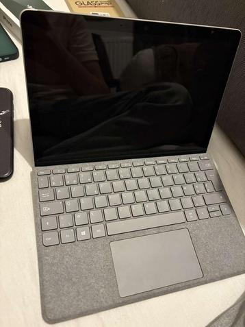 Microsoft laptop and tablet beschikbaar voor biedingen