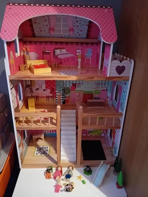 Groot poppenhuis met heel veel nieuwe accessoires w, Kinderen en Baby's, Speelgoed | Poppenhuizen, Zo goed als nieuw, Poppenhuis