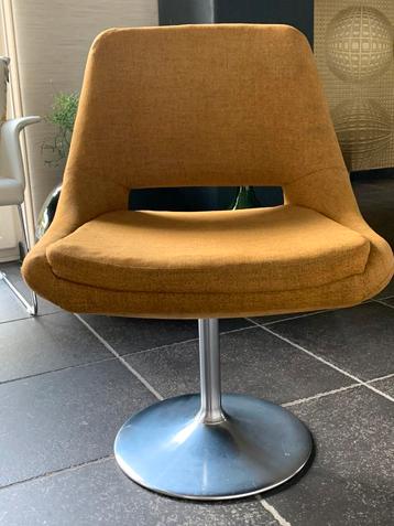Retro draai stoel  beschikbaar voor biedingen