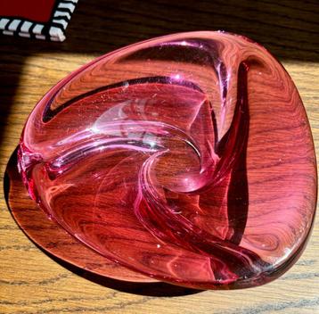 Val Saint Lambert Roze beschikbaar voor biedingen