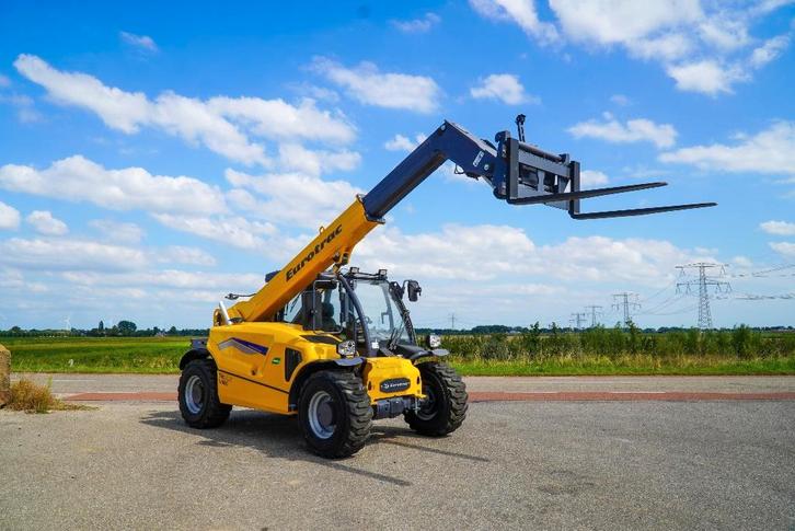 Eurotrac TH25.6 verreiker met Airco, palletvork en schepbak, Zakelijke goederen, Machines en Bouw | Kranen en Graafmachines, Verreiker