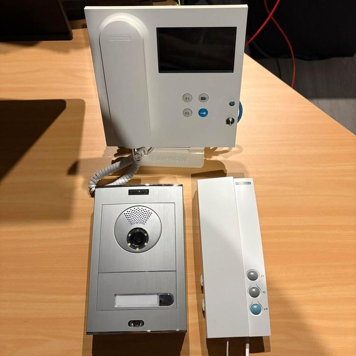 Fermax-kit - Videofoon + intercom + luidspreker, Huis en Inrichting, Deurbellen, Zo goed als nieuw, Ophalen of Verzenden