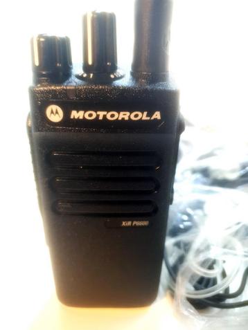 Talkies-walkies numériques UHF Motorola P 6600 complets, Talkie-walkie ou Walkie-talkie, 5 à 15 km, Avec clip de ceinture, Comme neuf