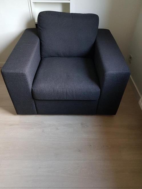 Nieuwe zetel in mooie kwalitatieve stof, Huis en Inrichting, Zetels | Zetels en Chaises Longues, Nieuw, Eenpersoons, Minder dan 150 cm