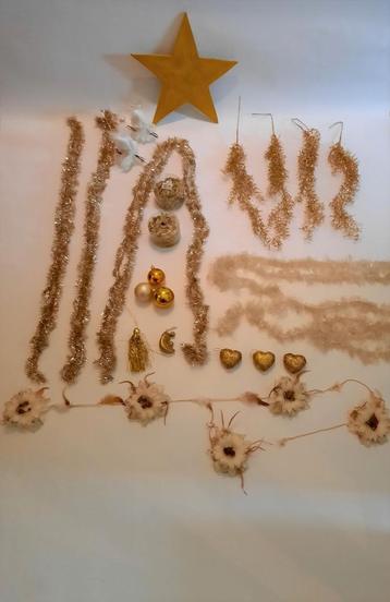 Kerst / assortiment goudkleurige kerstversiering beschikbaar voor biedingen