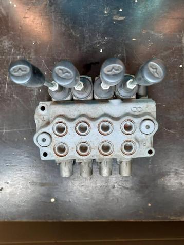 Distributeur hydraulique WALVOIL SD5-4P beschikbaar voor biedingen