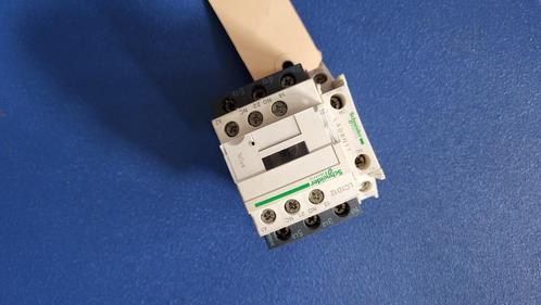 LC1D12 CONTACTOR MET LAD8N11 HULPBLOK, Hobby en Vrije tijd, Elektronica-componenten, Gebruikt, Ophalen of Verzenden