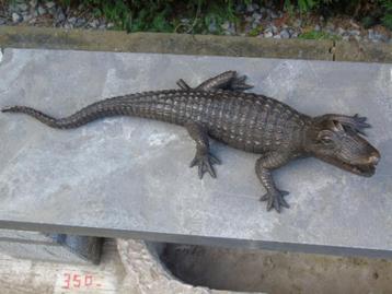 bronzen krokodil- of alligatorbeeld, waterstraal beschikbaar voor biedingen