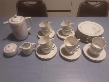 Koffieservies 33-delig Bavaria porselein. beschikbaar voor biedingen