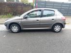 Peugeot 206 1.1 essence, Auto's, Peugeot, Centrale vergrendeling, 4 cilinders, Particulier, Zilver of Grijs