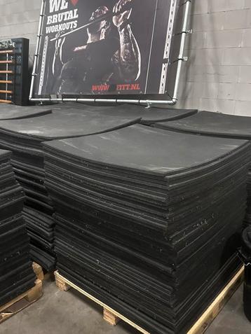 70 Vierkanten Meter Rubberen Tegels 1m x1m ,Dikte 2cm beschikbaar voor biedingen