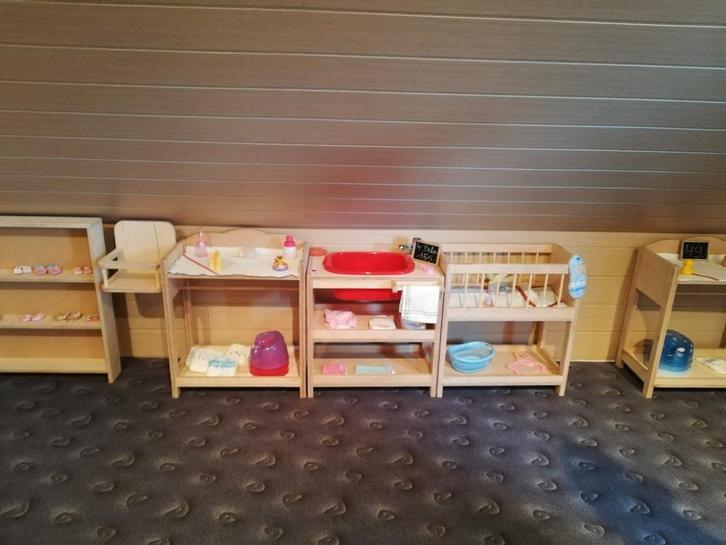 4 in 1 nieuw zeer sterke houten verzorgtafel,badmeubel,bed,, Kinderen en Baby's, Speelgoed | Poppen, Nieuw, Ophalen