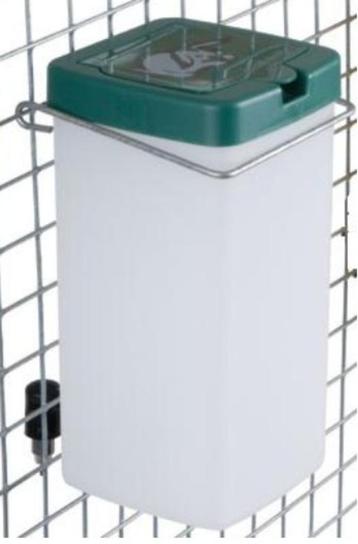 Drinkfles voor konijnen beschikbaar voor biedingen