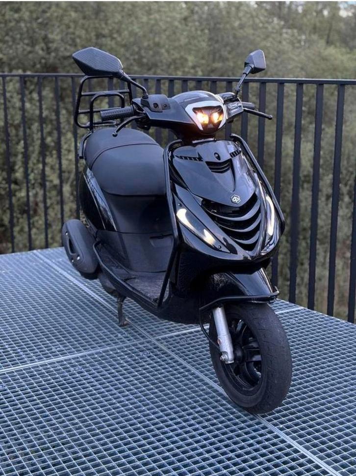 Piaggio Zip E5 A klasse, Fietsen en Brommers, Scooters | Piaggio, Zo goed als nieuw, Zip, Klasse A (25 km/u), Ophalen