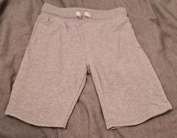  short (taille 134)