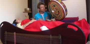 Klankrelaxatiebank voor therapeutische doeleinden beschikbaar voor biedingen