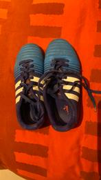 Chaussures de football Adidas taille 33, Sports & Fitness, Enlèvement ou Envoi, Utilisé, Chaussures