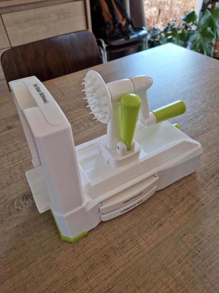 Spiraalsnijder (als nieuw), Huis en Inrichting, Keuken | Keukenbenodigdheden, Ophalen