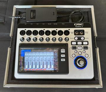 Table de mixage QSC Touchmix-8 + Flightcase beschikbaar voor biedingen