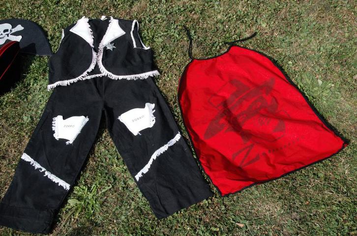 Déguisement Zorro enfant – Complet avec sac  !, Kinderen en Baby's, Carnavalskleding en Verkleedspullen, Zo goed als nieuw, Jongen