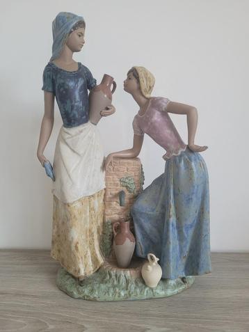 Porselein beeld NAO van LLadro beschikbaar voor biedingen