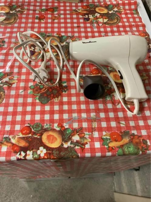 séche cheveux et brosse ronde soufflante, Handtassen en Accessoires, Uiterlijk | Haarverzorging, Nieuw, Haardroger, Ophalen of Verzenden