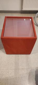 2 hocker nacht tafels, Ophalen, Zo goed als nieuw, Glas